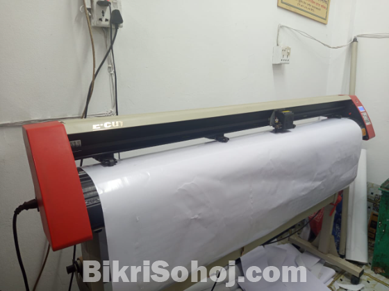 স্টিকার কাটিং মেশিন